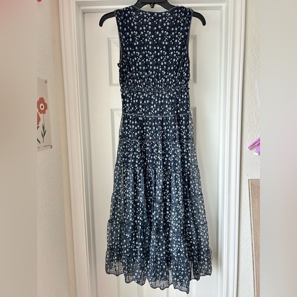 Max Studio Blue and White Floral V-Neck Sleeveless Midi Dress - Picture 2 of 4